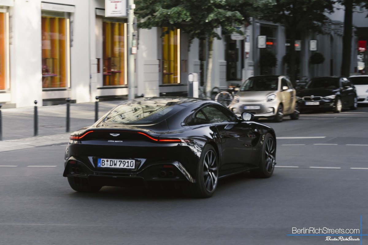 Aston Martin V8 Vantage (2018) spotted in Berlin — BerlinRichStreets
